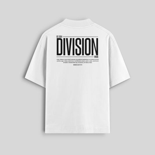 Camiseta Oversized - Division (Branca)